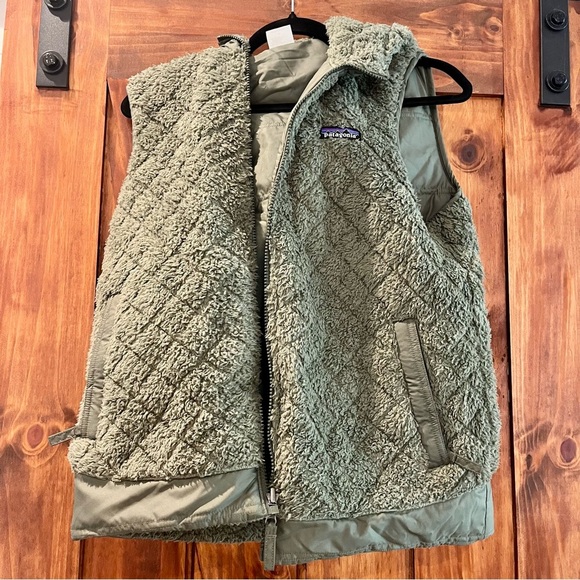 Patagonia Los Gatos Hooded Reversible Industrial Green Vest- Medium - Picture 4 of 11